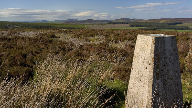 Bryn Du trig point & the Llantysilio hills beyond