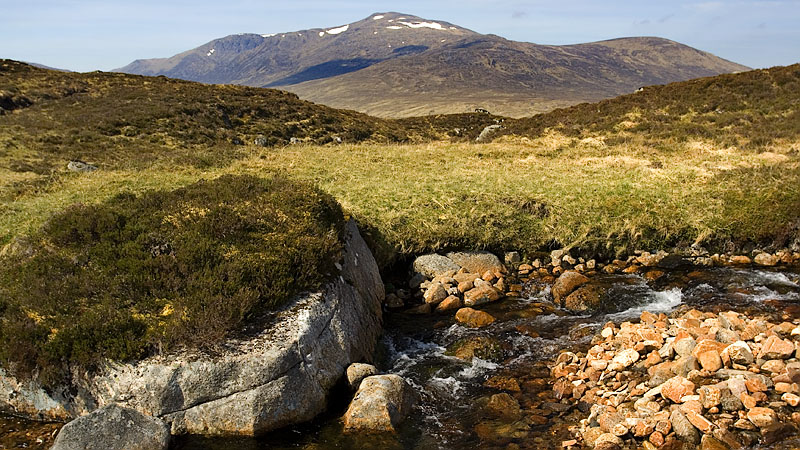 The Allt Gualainn a' Charra Mhoir & Chno Dearg The Allt Gualainn a' Charra Mhoir & Chno Dearg