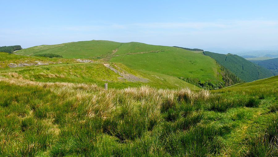 Approaching Pen y Darren